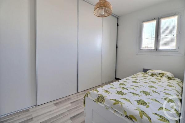 Appartement T4 à vendre  4 pièces - 100 m2 ST RAPHAEL - 83