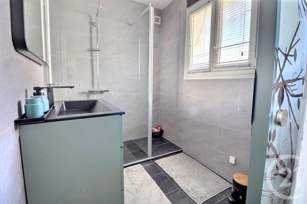 Appartement T4 à vendre  4 pièces - 100 m2 ST RAPHAEL - 83