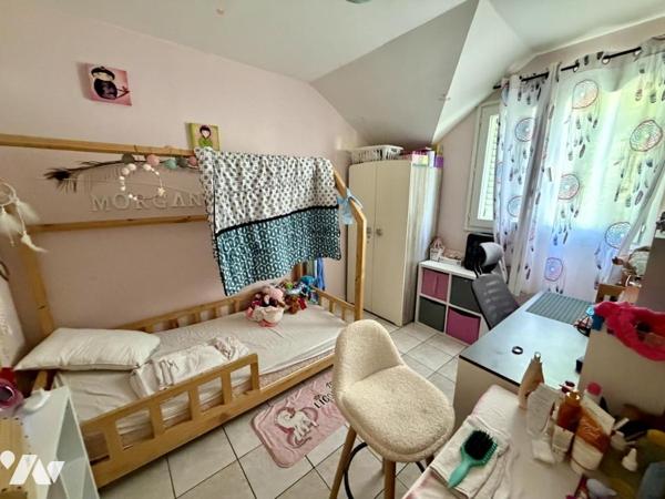 SAINT DENIS MAISON T4 COUR-PARKINGS-VUE MER