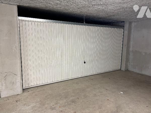 MÉRY - RÉSIDENCE INTIMISTE - T2 DUPLEX ENTIÈREMENT RÉNOVÉ – TERRASSE SUD – DOUBLE GARAGE - CAVE.