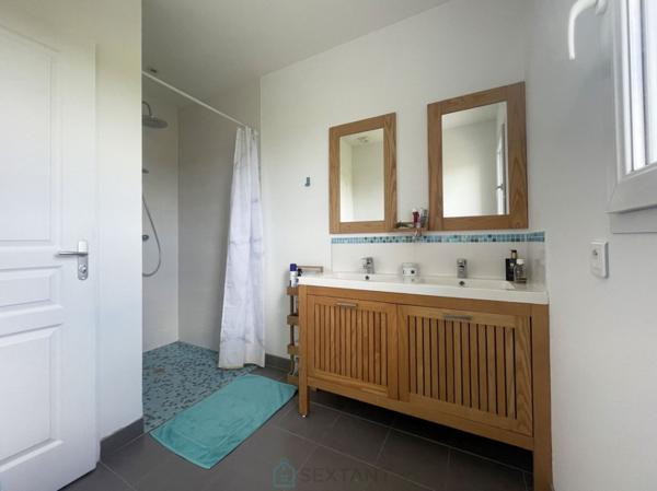 MAISON CONSTRUITE EN 2010 DE 198M² SUR UNE PARCELLE DE PLUS DE 6590M²