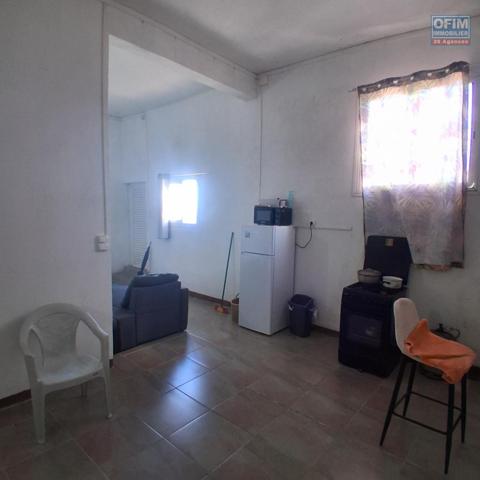 A LOUER spacieux appartement de type F2 à TROIS BASSINS