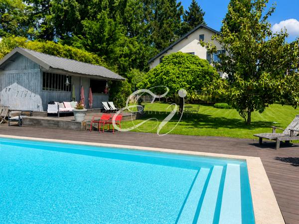 VENTE 69760 LIMONEST 271 m2, 5 CHAMBRES, 1 BUREAU, 2 GARAGES, PISCINE, TERRAIN 2000 m2