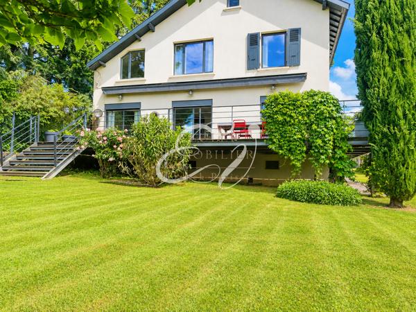 VENTE 69760 LIMONEST 271 m2, 5 CHAMBRES, 1 BUREAU, 2 GARAGES, PISCINE, TERRAIN 2000 m2