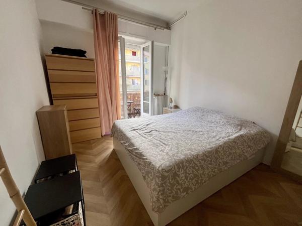 Location                                                      Appartement
                        
                     2 pièces                      42 m2                     à Nice