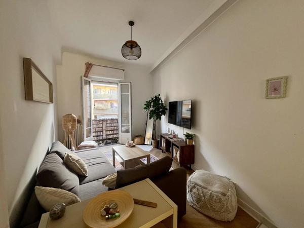 Location                                                      Appartement
                        
                     2 pièces                      42 m2                     à Nice