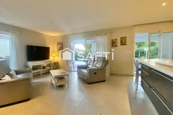 maison plain pied au calme avec piscine et cuisine d'été