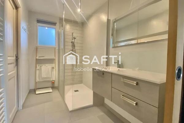 maison plain pied au calme avec piscine et cuisine d'été