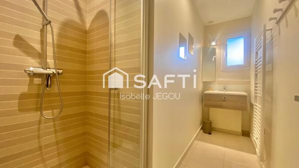 maison plain pied au calme avec piscine et cuisine d'été