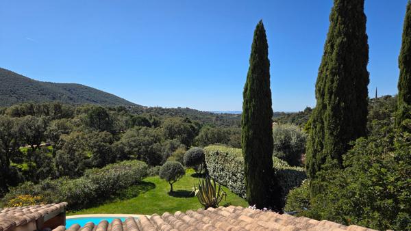 Maison avec vue exceptionnelle à vendre à La Londe-les-Maures - Secteur Valcros