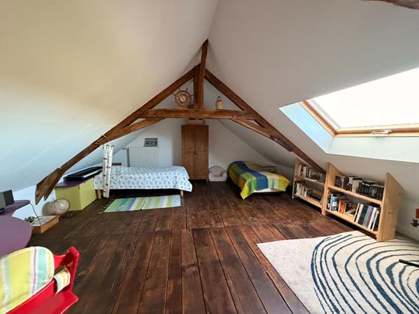 Maison familiale spacieuse avec verger.