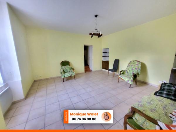 Maison à vendre à Sénas avec hangar attenant de 300 m² – Idéal artisan ou professionnel du bâtiment