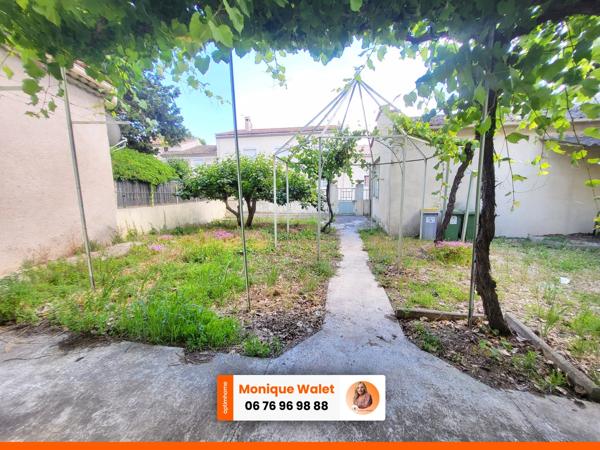 Maison à vendre à Sénas avec hangar attenant de 300 m² – Idéal artisan ou professionnel du bâtiment