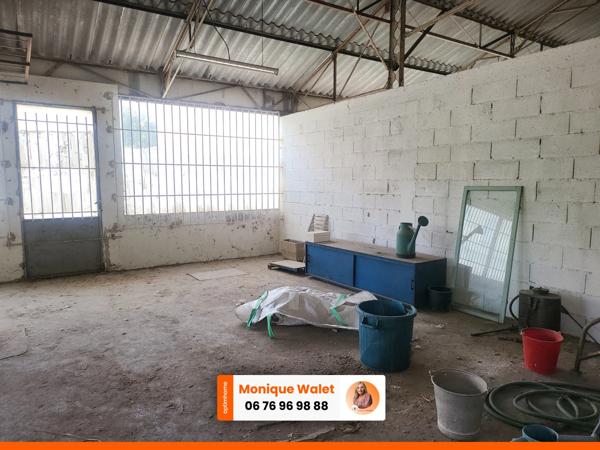 Maison à vendre à Sénas avec hangar attenant de 300 m² – Idéal artisan ou professionnel du bâtiment