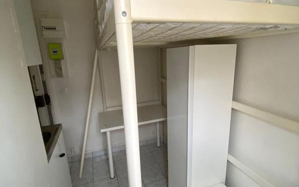 Appartement à vendre    2 pièces • 6,54 m2 Paris 9