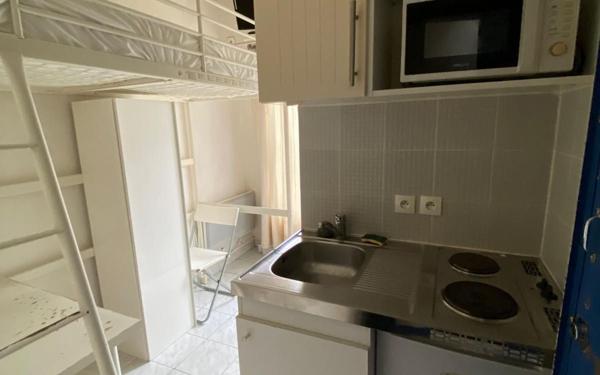 Appartement à vendre    2 pièces • 6,54 m2 Paris 9