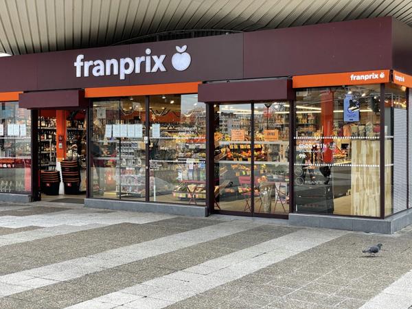 Dpt Paris (75), à louer meublé PARIS 13EME ARRONDISSEMENT Studio en étage élevé