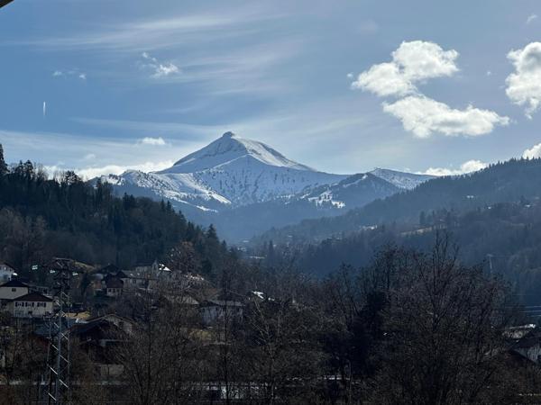 Ascenseur valléen, bus, écoles