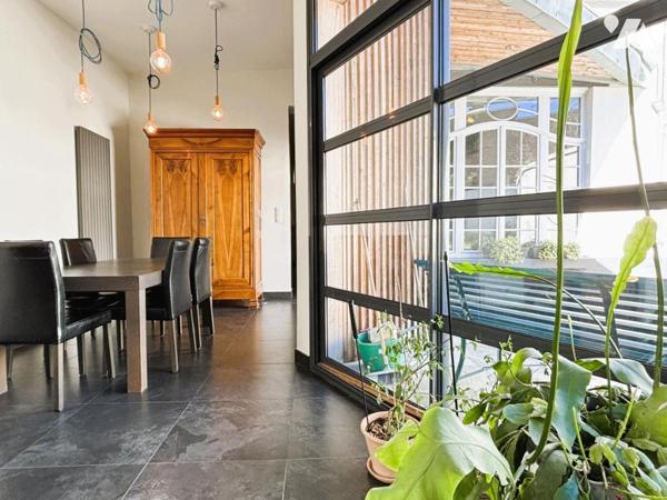 LILLE Vieux Lille maison familiale de caractère avec jardin et garage !