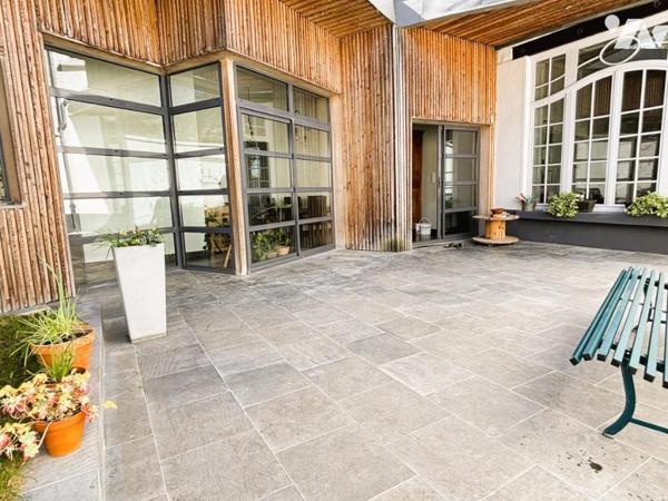 LILLE Vieux Lille maison familiale de caractère avec jardin et garage !