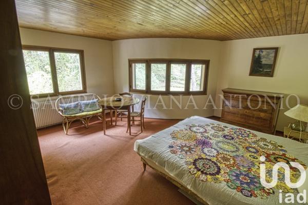 Maison 11 pièces de 339 m² à La Ferté-Alais (91590)