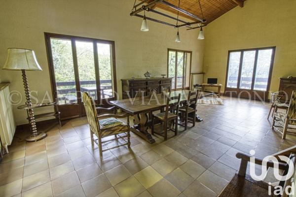 Maison 11 pièces de 339 m² à La Ferté-Alais (91590)