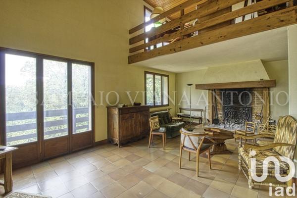 Maison 11 pièces de 339 m² à La Ferté-Alais (91590)