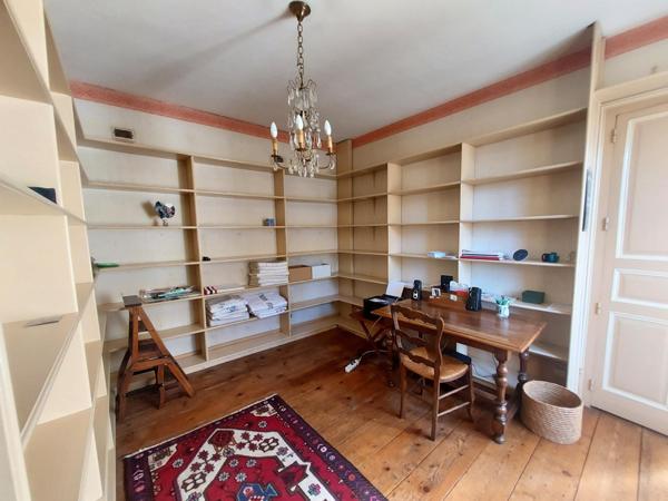 Maison à AIXE-SUR-VIENNE, 87700 - 25 pièces 278m²