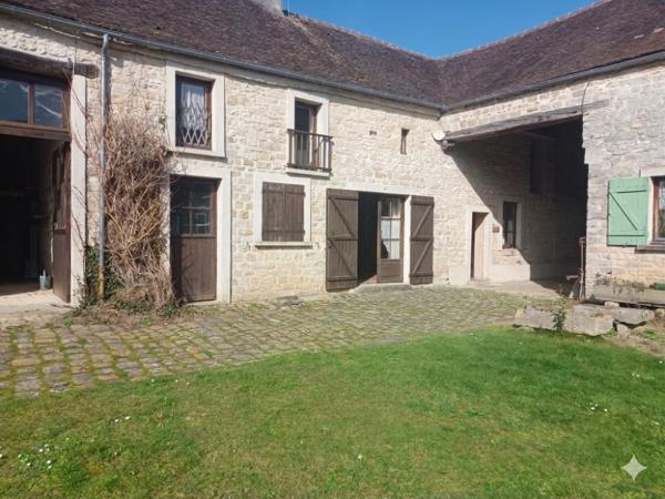 Milly-la-Forêt (91490) Ensemble immobilier – 2 maisons + dépendances – cour, jardin et puits – fort potentiel