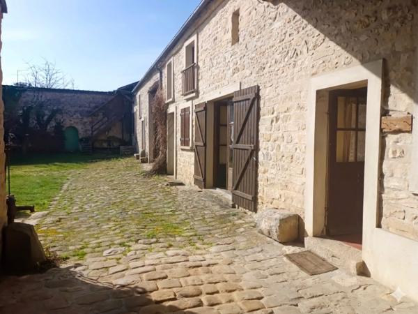 Milly-la-Forêt (91490) Ensemble immobilier – 2 maisons + dépendances – cour, jardin et puits – fort potentiel