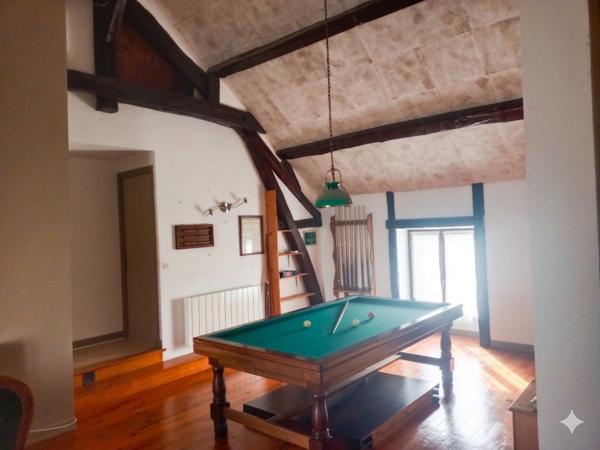 Milly-la-Forêt (91490) Ensemble immobilier – 2 maisons + dépendances – cour, jardin et puits – fort potentiel