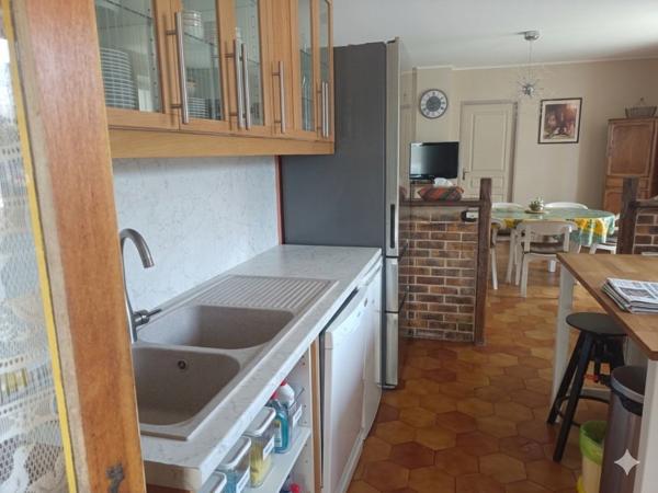 Milly-la-Forêt (91490) Ensemble immobilier – 2 maisons + dépendances – cour, jardin et puits – fort potentiel