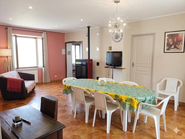 Milly-la-Forêt (91490) Ensemble immobilier – 2 maisons + dépendances – cour, jardin et puits – fort potentiel