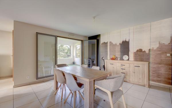 Appartement à vendre    4 pièces • 101 m2 Écully