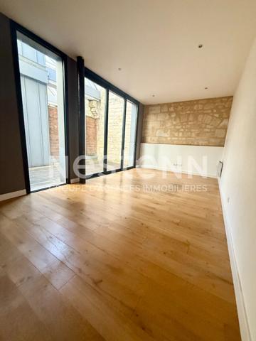 Bordeaux Quai // Cours du Medoc Grand Appartement en duplex + cave + parking