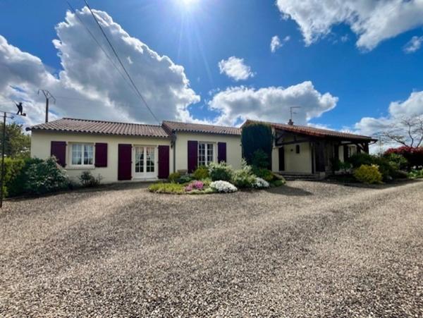 🏡 Maison familiale 7 pièces – 186 m² – Plain-pied – Terrain arboré de 2200 m² – AIRVAULT (Barroux)