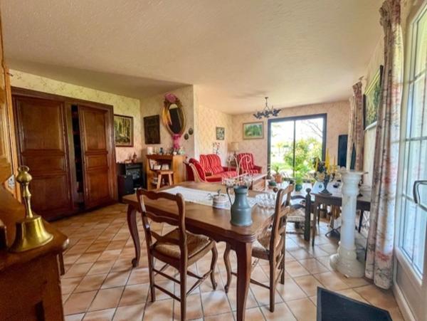 🏡 Maison familiale 7 pièces – 186 m² – Plain-pied – Terrain arboré de 2200 m² – AIRVAULT (Barroux)
