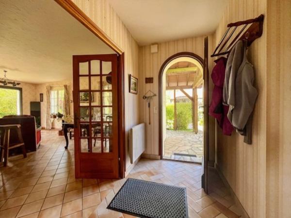 🏡 Maison familiale 7 pièces – 186 m² – Plain-pied – Terrain arboré de 2200 m² – AIRVAULT (Barroux)