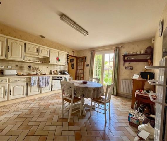 🏡 Maison familiale 7 pièces – 186 m² – Plain-pied – Terrain arboré de 2200 m² – AIRVAULT (Barroux)