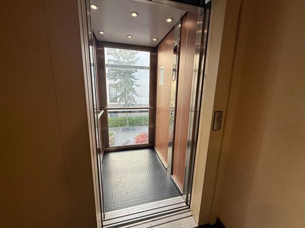 APPARTEMENT  F3  DE 56 M2 A ORLEANS 