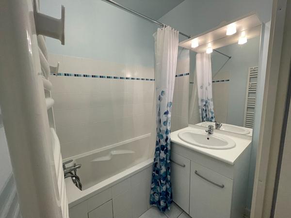 APPARTEMENT  F3  DE 56 M2 A ORLEANS 