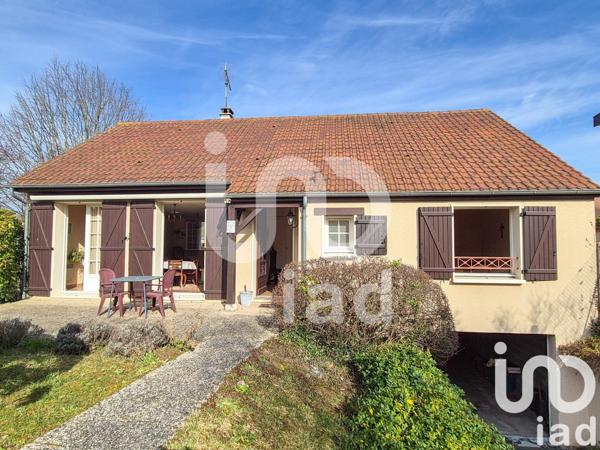 Maison traditionnelle 4 pièces de 86 m² à Aubergenville (78410)