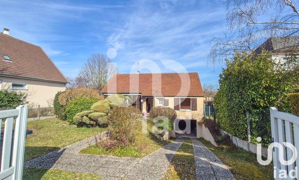 Maison traditionnelle 4 pièces de 86 m² à Aubergenville (78410)