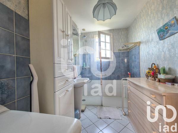 Maison traditionnelle 4 pièces de 86 m² à Aubergenville (78410)