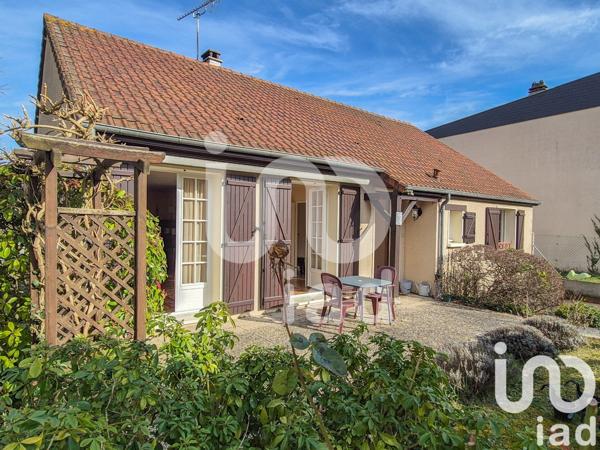 Maison traditionnelle 4 pièces de 86 m² à Aubergenville (78410)