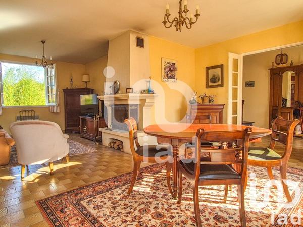 Maison traditionnelle 4 pièces de 86 m² à Aubergenville (78410)