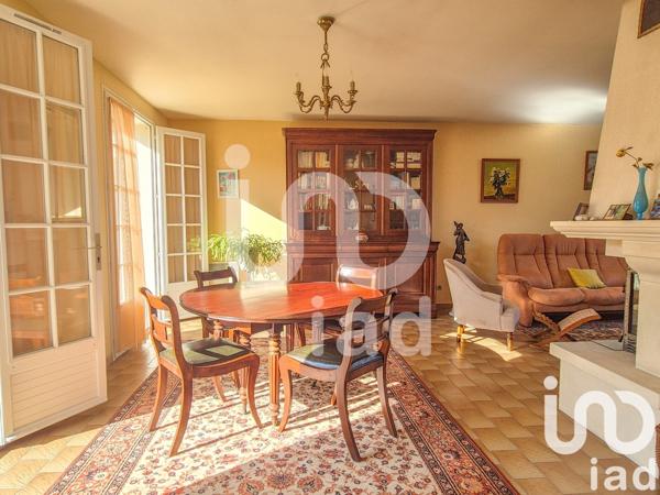 Maison traditionnelle 4 pièces de 86 m² à Aubergenville (78410)