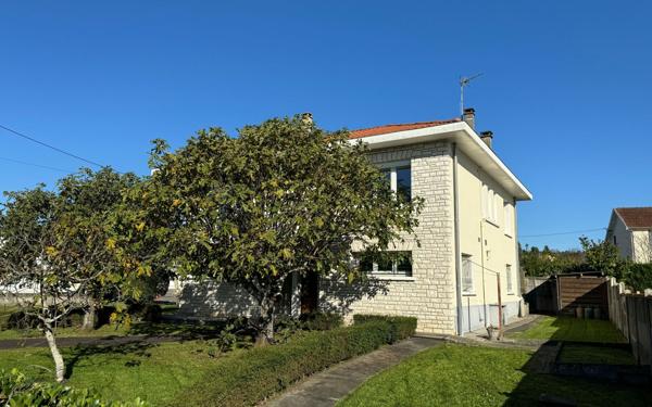 Maison à vendre    5 pièces •  Saint-Astier