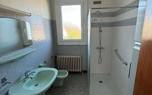 Maison à vendre    5 pièces •  Saint-Astier