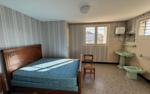 Maison à vendre    5 pièces •  Saint-Astier